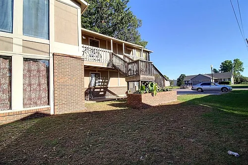 212 W Sarah Ln Photo 1 212 W Sarah Ln Photo 1