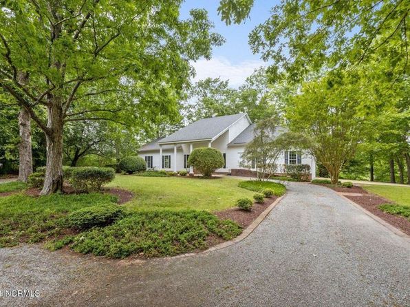2843 Drake Mallard Dr, Grimesland, NC 27837