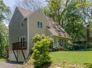 99 Bay Shore Dr, Plymouth, MA 02360