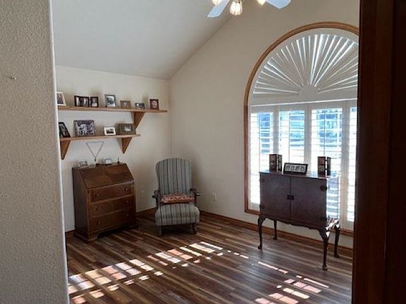 3rd image of 310 Meadowlakes Drive