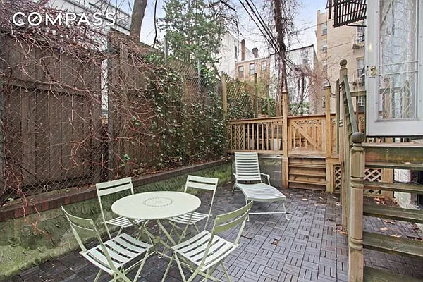 Sold by Compass | media 10