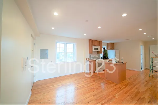 Rented by Sterling Realty Solution Inc | media 16