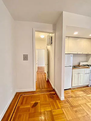 Rented by Waverly Realty Associates | media 10