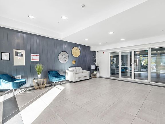 4th image of 22577 Royal Cres #508