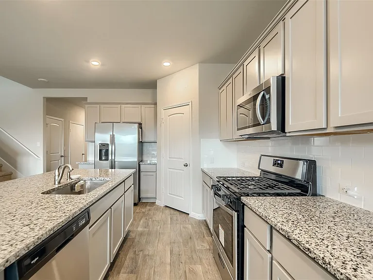 603 Bluffview Dr — Photo 10