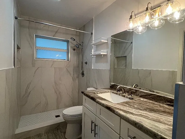 219 Bent Arrow Dr — Photo 2