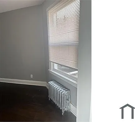 3 bed, 900 sqft, $2,000 — Photo 2
