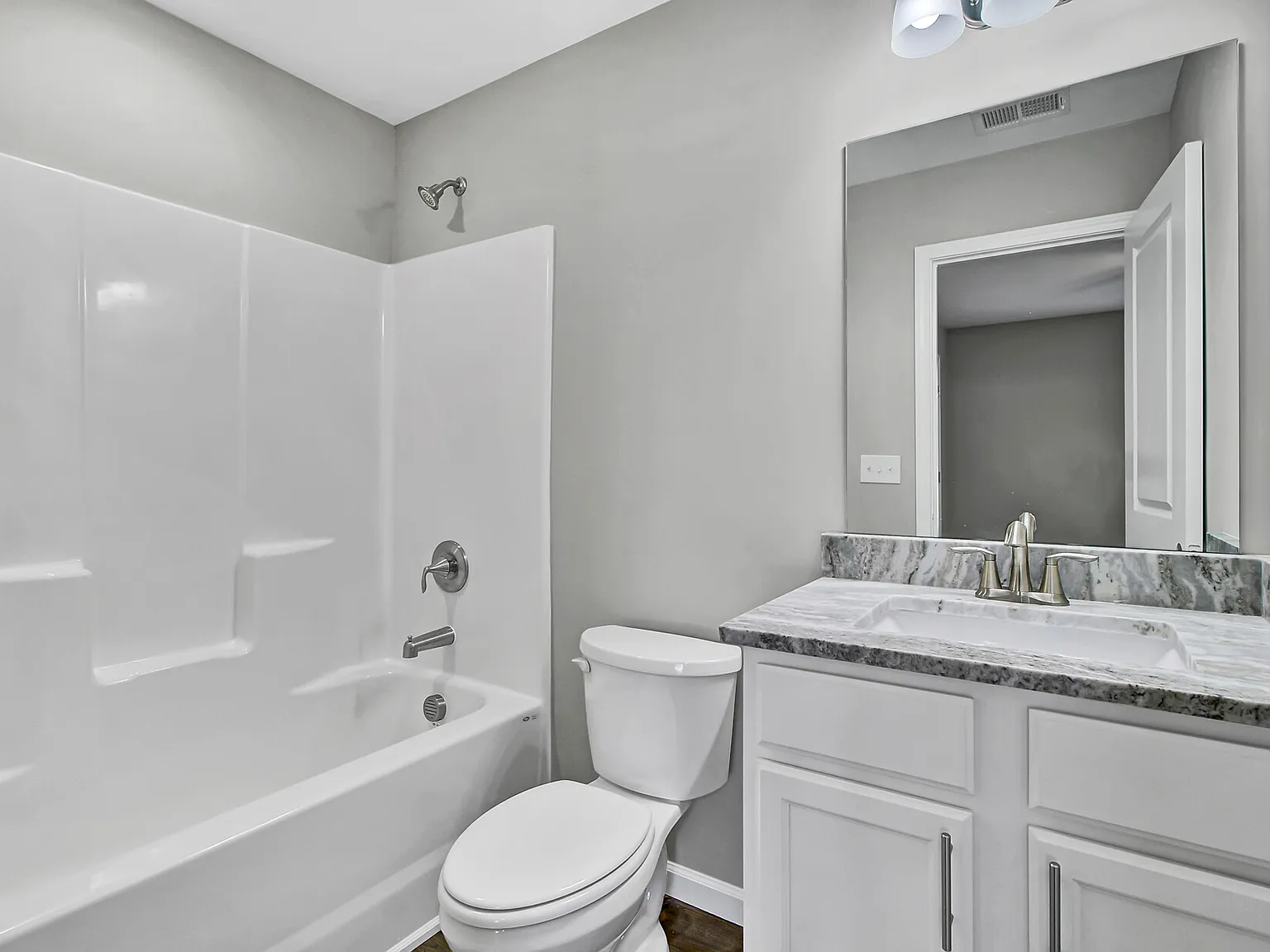 2 bed, $1,700 — Photo 4
