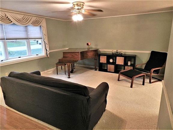 5th image of 1858 Colleen Dr