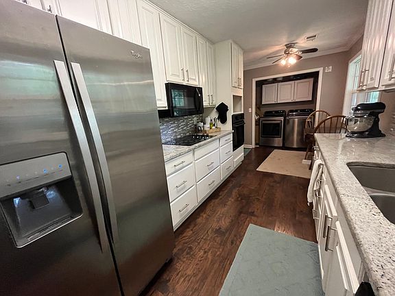5th image of 677 Shagbark Ct SE