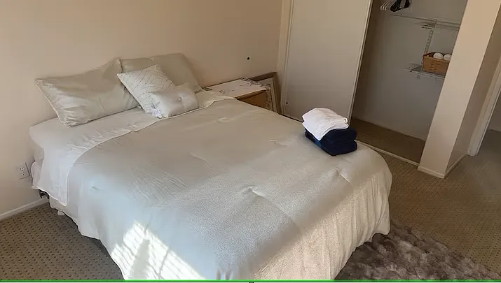 1 bed, 2400 sqft, $1,250 — Photo 2