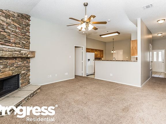 3rd image of 901 Rock Springs Dr