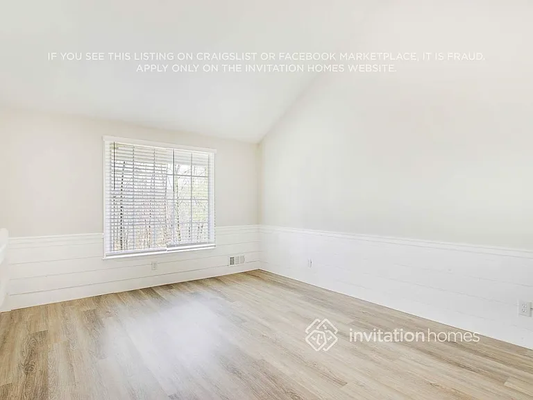 281 Lancaster Cir — Photo 9