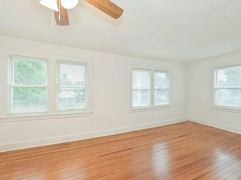 230 W Madison Ave #2 — Photo 8