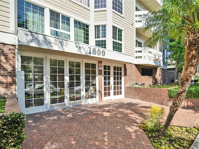 1800 Butler Ave #104 — Photo 2