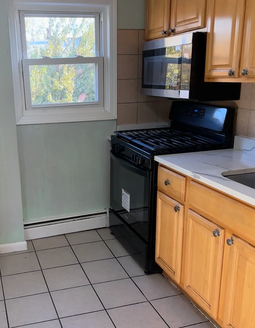 4 bed, 1500 sqft, $2,725 — Photo 3