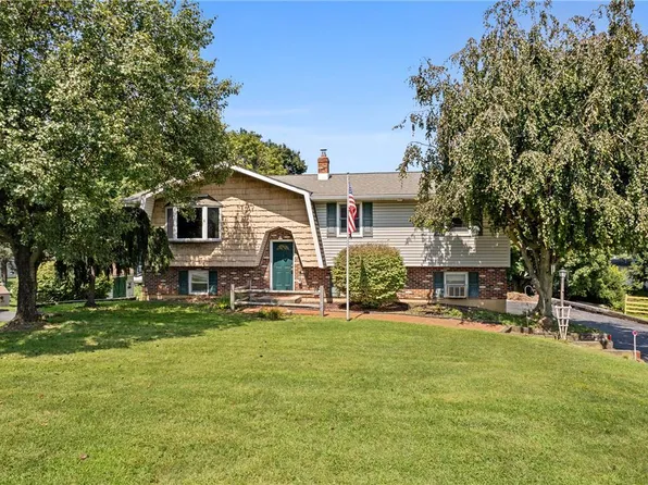 1821 Minesite Rd, Allentown, PA 18103