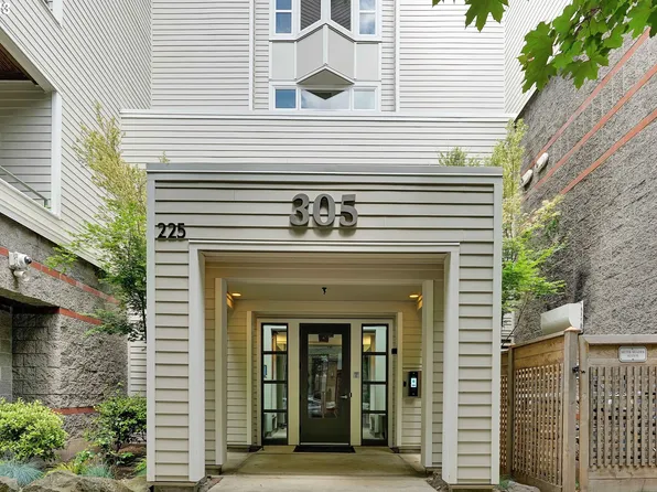 305 S Montgomery St APT 406, Portland, OR 97201