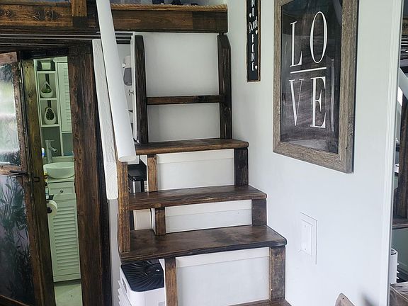 4th image of 3211 Rosalie Ave