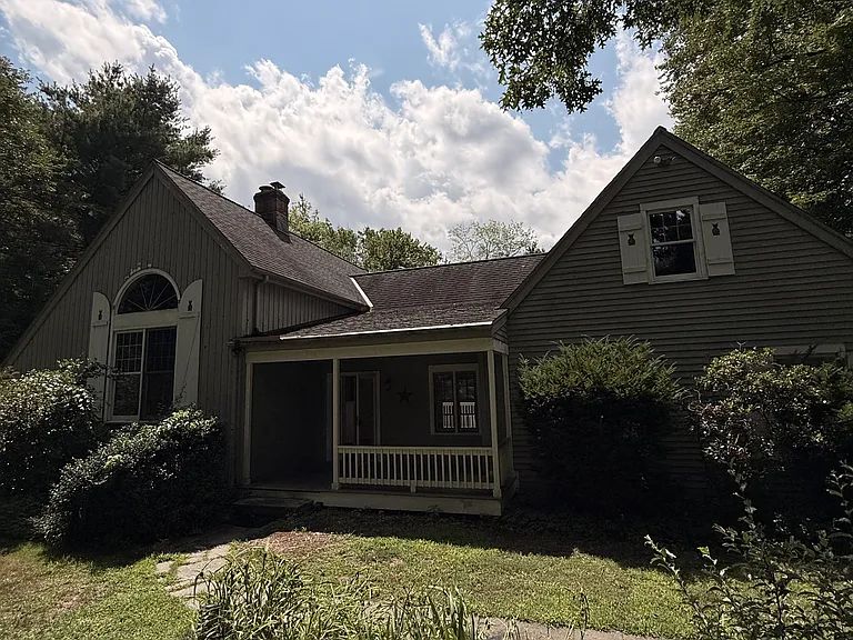 29 Morgan Rd — Photo 1