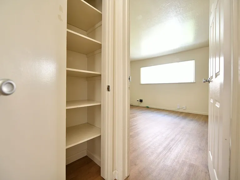 2514 College Ave — Photo 15