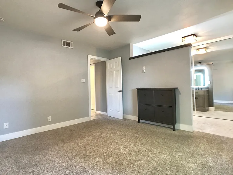 9111 La Riviera Dr — Photo 8