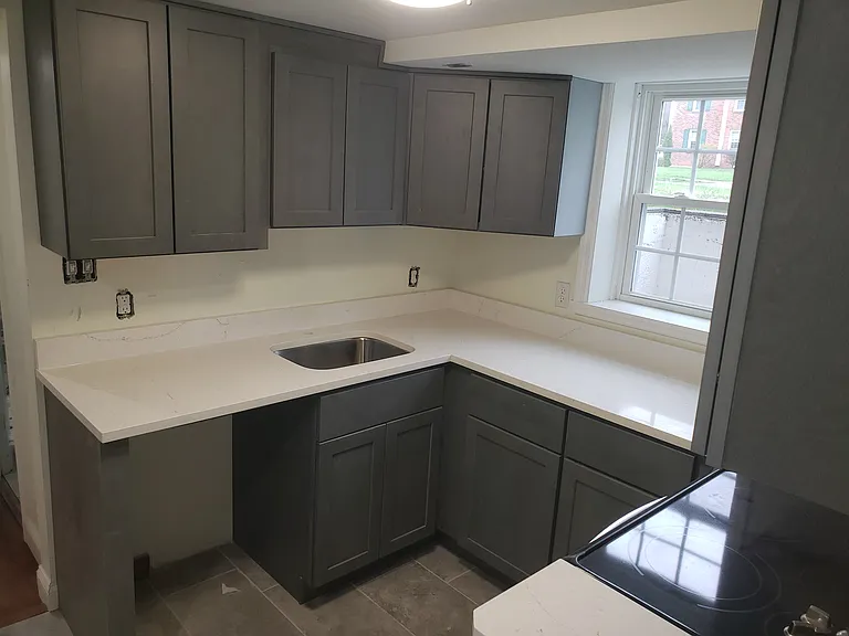 349 Kenwood Ave #B1 — Photo 8