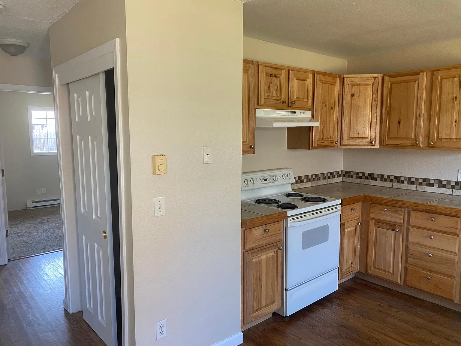 2 bed, 800 sqft, $1,600 — Photo 4