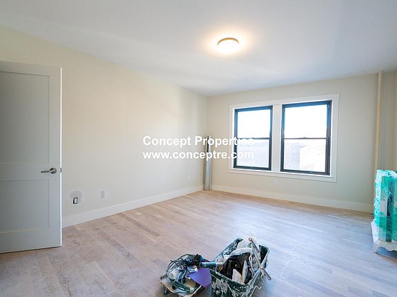 5th image of 9 Sewall Ave S #U217