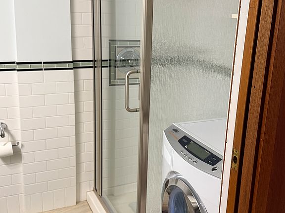 Unit 4 Bathroom with W/D