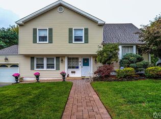 16 Phillips Rd, Edison, NJ 08817