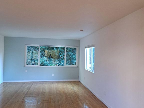 3rd image of 2472 Park Blvd #D