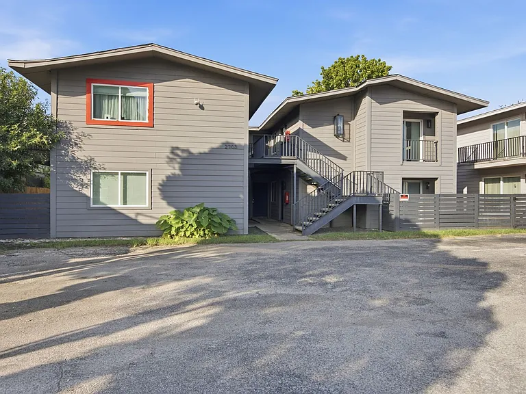2703 Windswept Cv — Photo 22