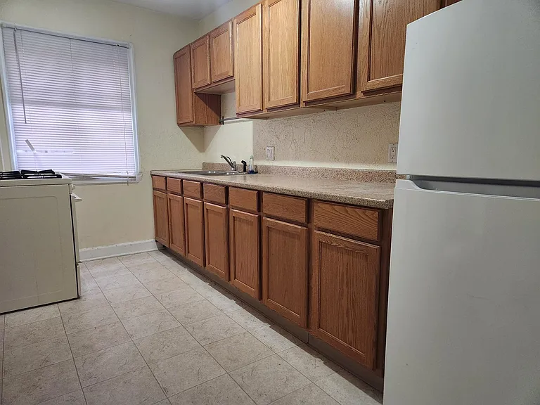 1445 W 3rd Ave #C — Photo 2