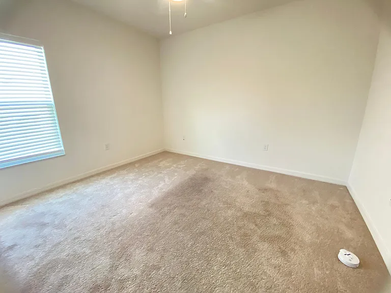 2751 Rialto Ct — Photo 34