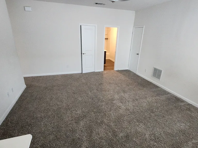 3904 Oak Creek Cir — Photo 19