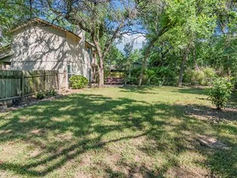 1506 Aquifer Cv — Photo 3