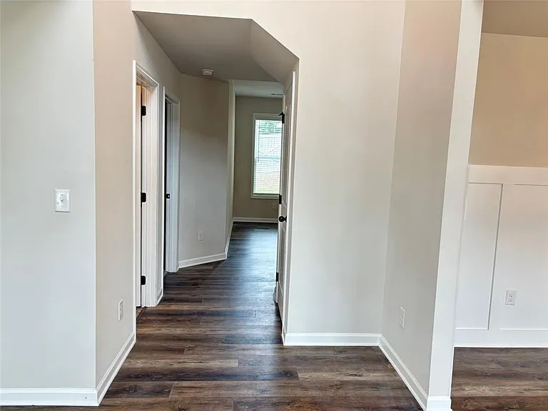404 Fox Creek Dr — Photo 2