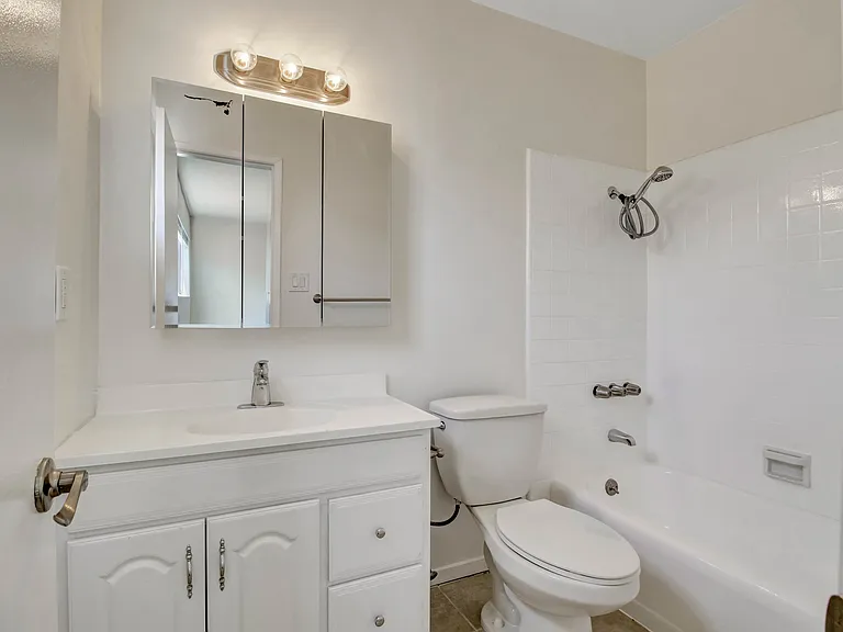 1452 Berkeley St #2 — Photo 19