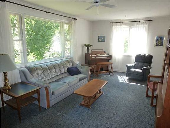 5th image of 1217 E Marigold Ave