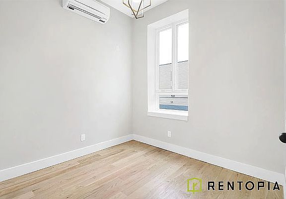 4th image of 725 Metropolitan Ave #2J