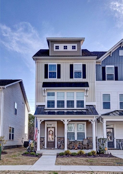 1st image of 1524 Stanford Ln