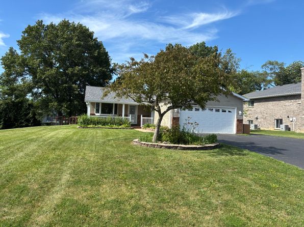1886 Loganberry Ln