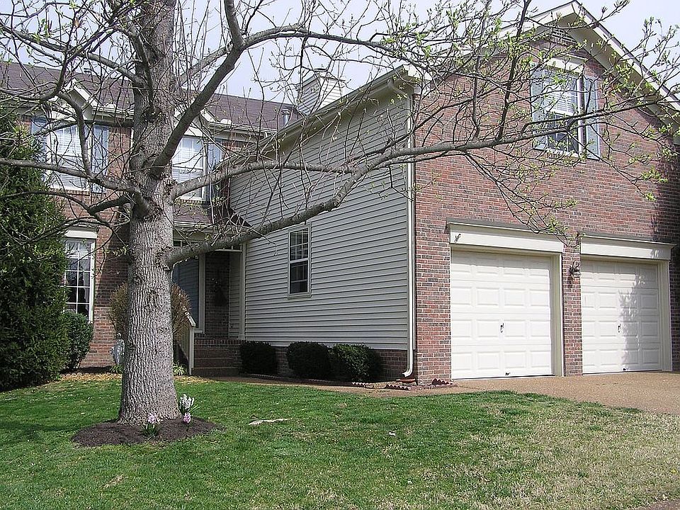 2 Story w/Bonus room above garage. 