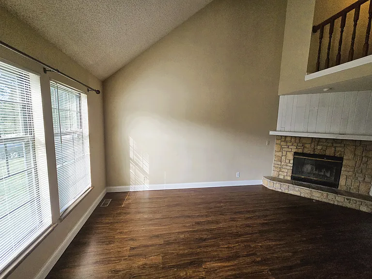 6804 W 149th Ter — Photo 14
