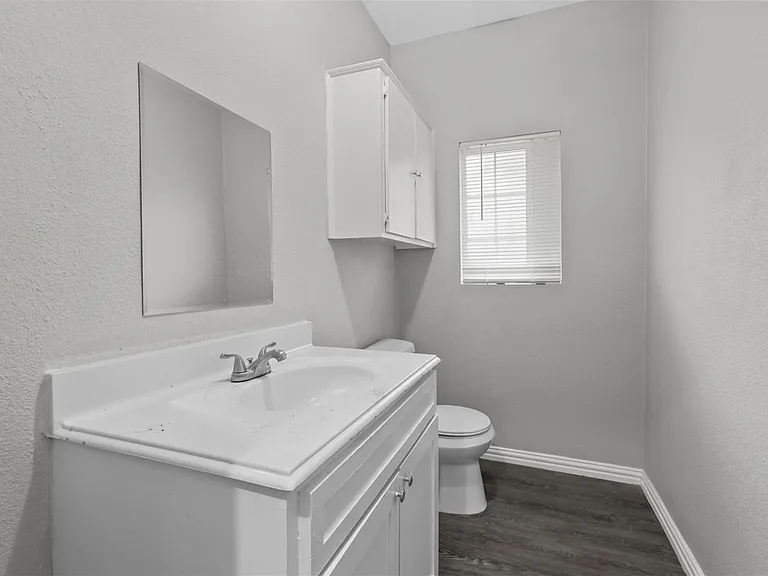 814 N Walnut St — Photo 11