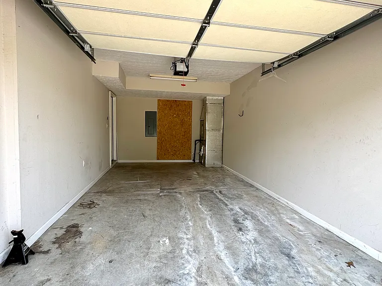 638 Hampton Way #B — Photo 29