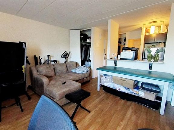 5th image of 10827 Seaview Ave APT 36A
