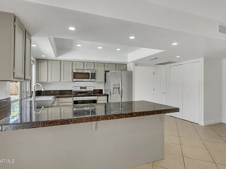 15834 N 58th Pl — Photo 7