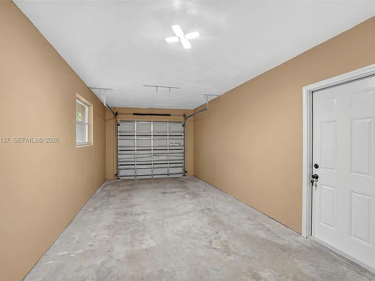 4351 NW 25th St — Photo 32